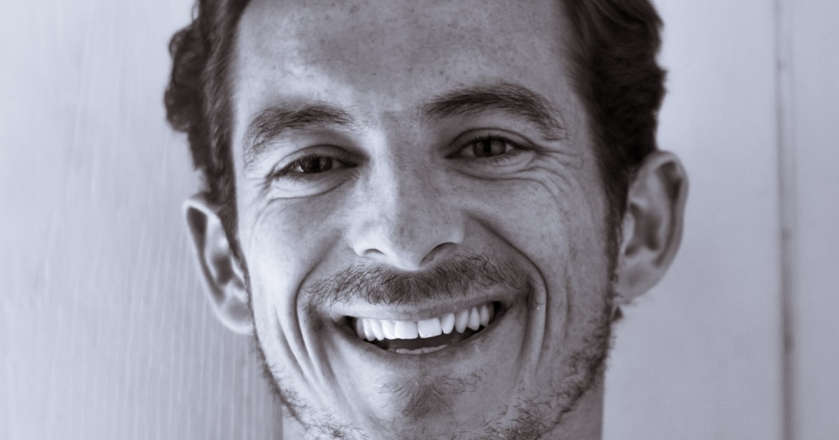 Why Men Pull Away: Avoidant Attachment Explained From the Inside ...